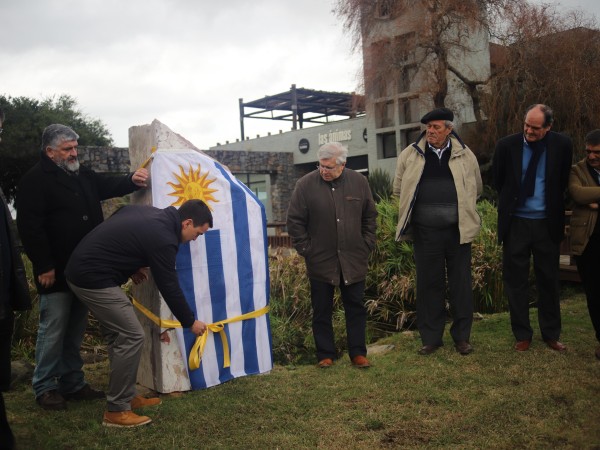 darwin. uruguay, aniversario, 190, placa