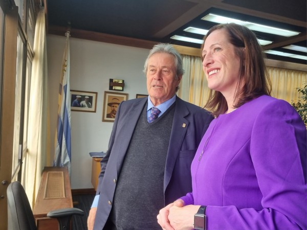 Embajadora de EE.UU se reunió con el intendente Antía dispuesta a colaborar con el Plan Piloto de Tratamiento de Adicciones