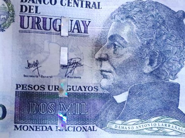 estacion las flores, billetes falsos, compraba en almacenes,