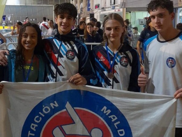 Nadadores del Campus establecieron una nueva marca nacional de categoría
