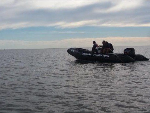 Estaba en una moto de agua cuando le dio un ataque de epilepsia y quedó a la deriva; fue rescatado grave