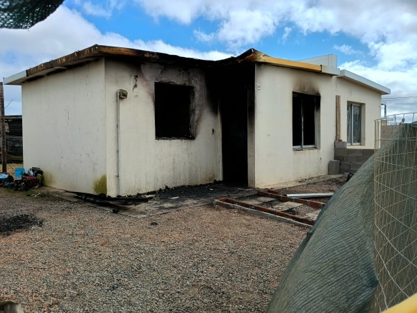 Intendencia tapiará vivienda del realojo Kennedy que fue incendiada anoche