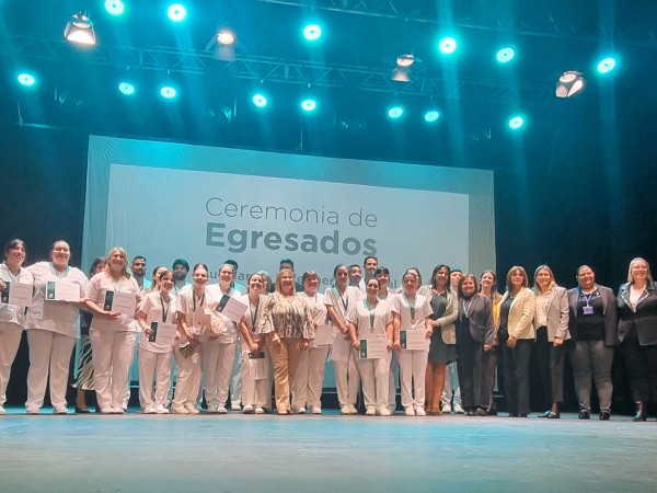 AsistencialMédica,egresados,enfermería,Teatro,Sociedad,Unión,SanCarlos,ceremonia