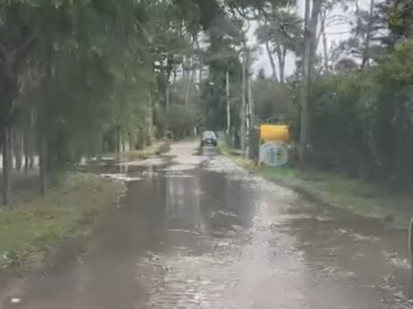 Fue arreglada la pérdida de agua en barrio Deauville