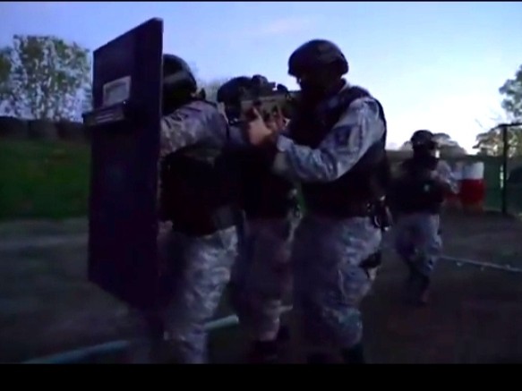 Entrenamiento, policía, Allanamientos,