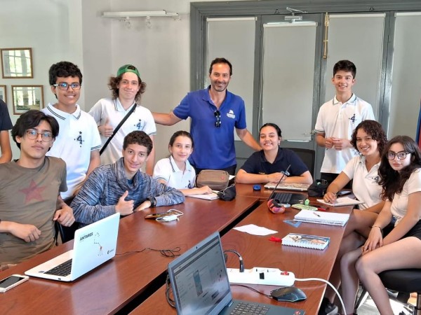 El municipio de Maldonado cedió su sede para el trabajo de estudiantes del liceo 4 para evento aeroespacial