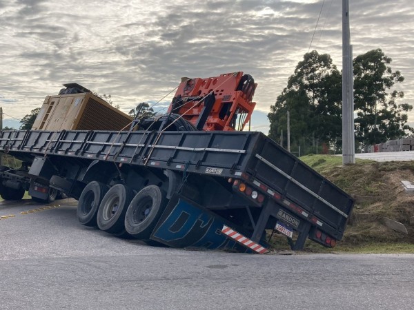 camion, cuneta, san carlos,