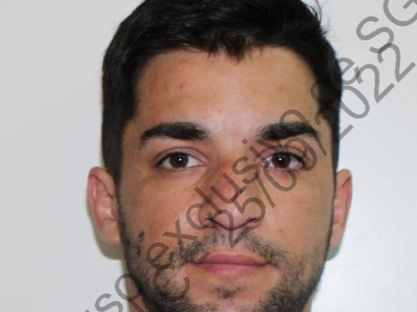 Dos hombres robaron una farmacia del centro y se fueron caminando por la peatonal; fueron detenidos