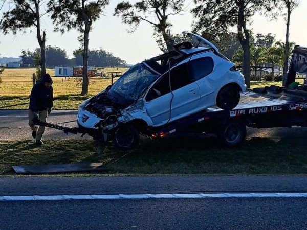 Auto volcó en el km 108 de la Interbalnearia