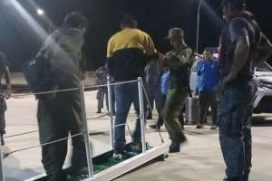 Evacuaron a tripulante que estaba herido en un barco fondeado a 15 millas de Piriápolis