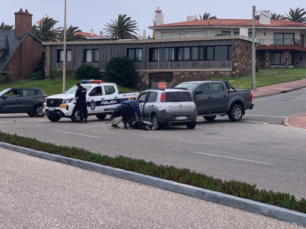 Siniestro entre un auto y una camioneta dejó un lesionado leve