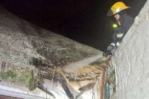 Incendio en parador de parada 31: se presume vandalismo