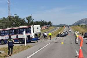 Siniestro entre auto y bus deja un fallecido en Ruta Interbalnearia