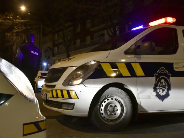 Un motonetista enganchó un cochecito de bebé donde iba un recién nacido de 21 días