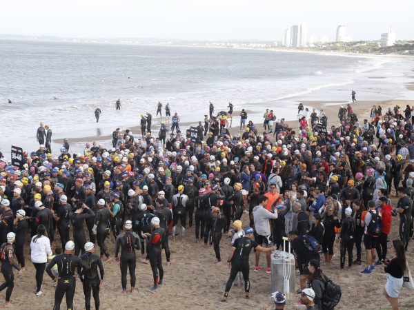 IRONMAN 70.3, punta del este, antía, hualde, 900 participantes,