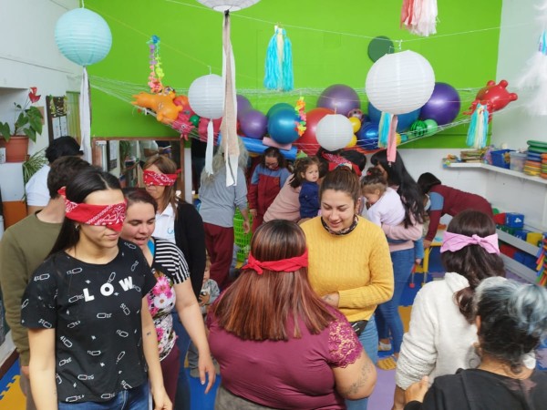 Caif Pintando Sonrisas, Edilicio, niños, familias